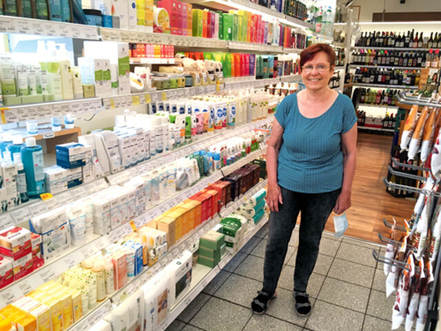HEIKE DUST, Geschäftsführerin des Hannoveraner Ladens BioLogisch, steht in ihrem Laden.