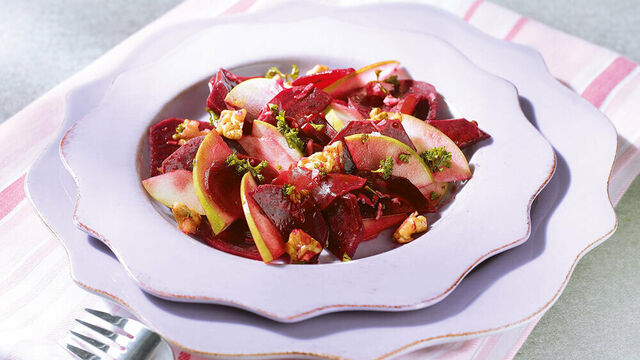 Rote-Rüben-Salat mit Walnüssen