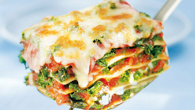Grünkohl-Lasagne mit Tomatensoße
