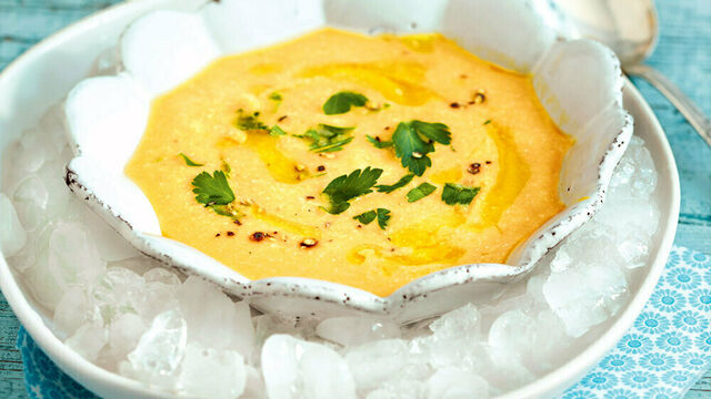 Kalte Mandel-Karotten-Suppe