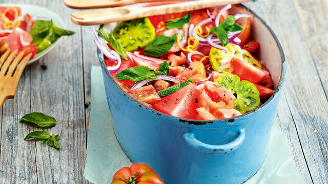 Bunter Tomatensalat mit Wassermelone