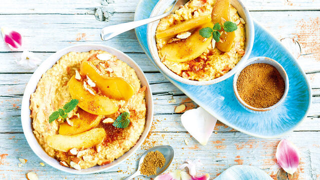 Porridge mit Karotte und Apfel