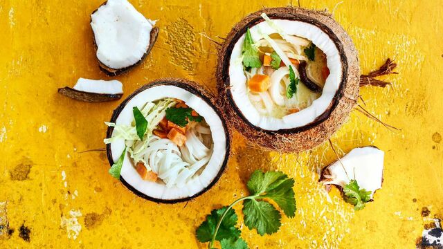 Kokossuppe mit Reisnudeln
